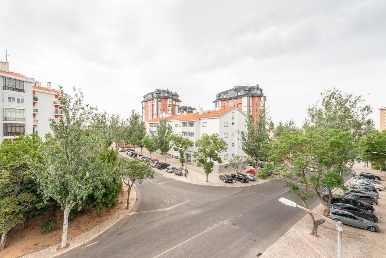 Guestready - Peaceful 1 Bedroom Abode In Estoril Exterior photo