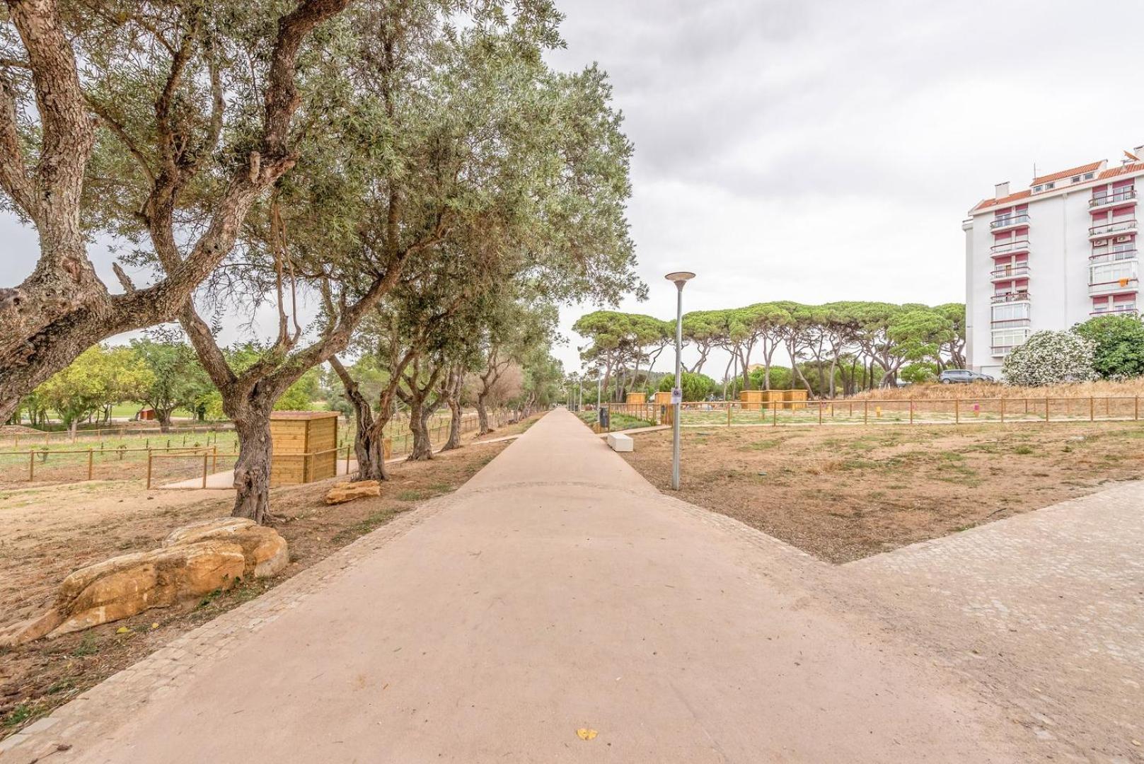 Guestready - Peaceful 1 Bedroom Abode In Estoril Exterior photo
